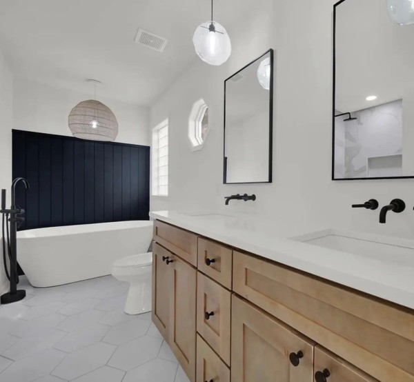 Bathroom Remodeling in Town 'n' Country, FL (1)